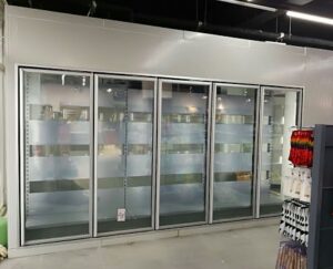 Камера выставочного типа со складской зоной